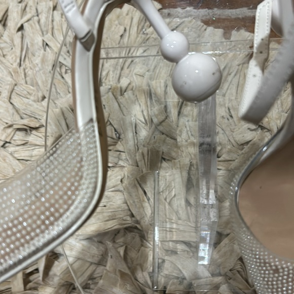 NWOT small beaded sexy shoes with a ball heel - Picture 4 of 8